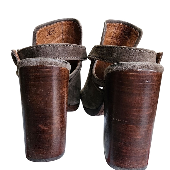 FRYE Karissa Brown Suede Mules with Chunky Wooden Heel and Peep-Toe - 8M - Picture 9 of 10
